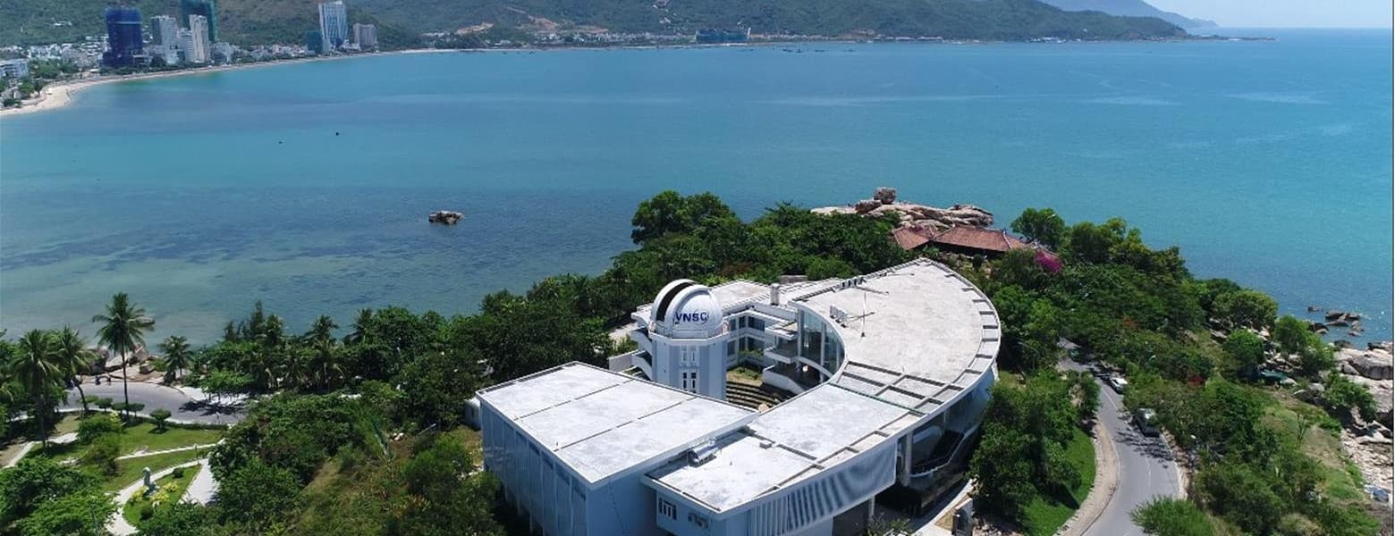 Ngắm nhìn bầu trời đêm tuyệt đẹp cùng Đài thiên văn Nha Trang